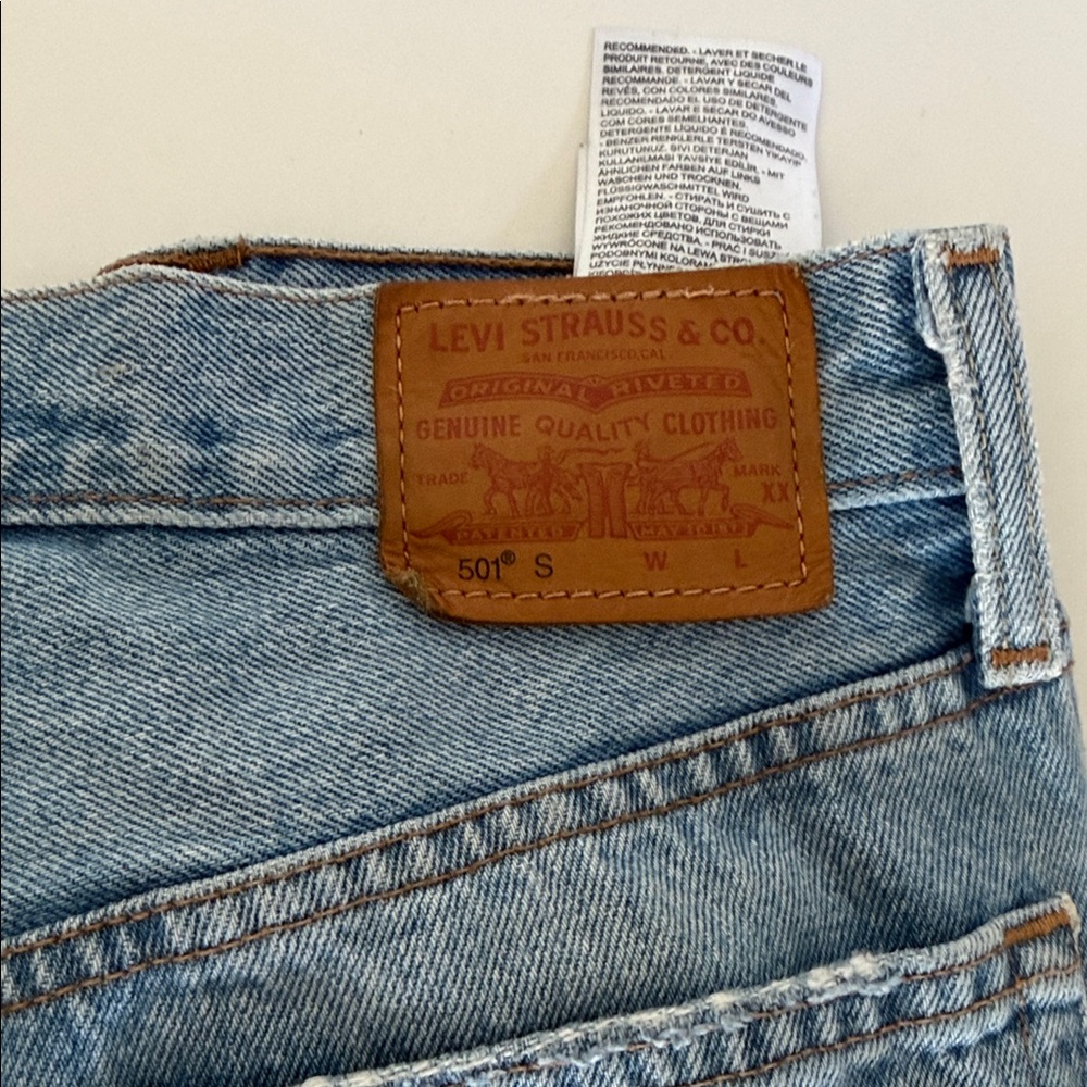 Levi’s Distressed Women’s Jeans - Light Blue - Picture 4 of 5